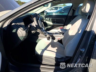 Zdjęcie 7 z 13 samochodu: 2021 HYUNDAI SONATA HYBRID BLUE VIN:KMHL24JJXMA036408 - miniatura