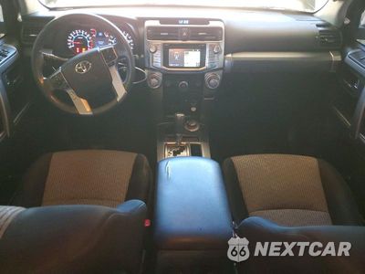 Zdjęcie 8 z 13 samochodu: 2018 TOYOTA 4RUNNER SR5 VIN:JTEBU5JR0J5578722 - miniatura