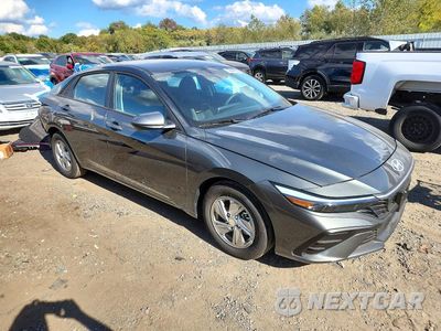 Czwarte zdjęcie samochodu z boku: 2026 HYUNDAI ELANTRA SE VIN:KMHLL4DG3TU238484 - miniatura