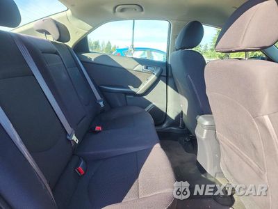 Zdjęcie 10 z 13 samochodu: 2013 KIA FORTE EX VIN:KNAFU4A21D5721598 - miniatura