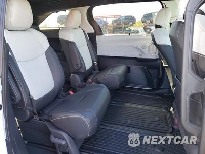 Zdjęcie 11 z 13 samochodu: 2026 TOYOTA SIENNA XSE VIN:5TDXSKFC0TS278467 - miniatura