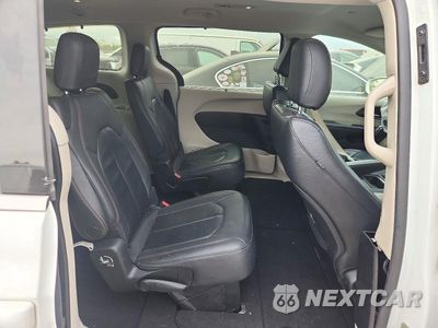 Zdjęcie 11 z 13 samochodu: 2017 CHRYSLER PACIFICA TOURING L VIN:2C4RC1BG0HR803617 - miniatura