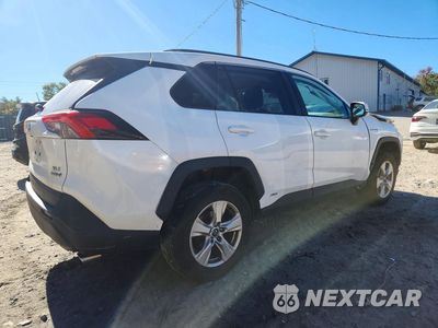 Trzecie zdjęcie samochodu z tyłu: 2021 TOYOTA RAV4 HYBRID XLE VIN:4T3R6RFV2MU007675 - miniatura