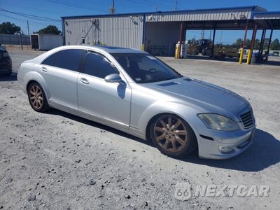 Czwarte zdjęcie samochodu z boku: 2007 MERCEDES-BENZ S 550 VIN:WDDNG71XX7A099295 - miniatura