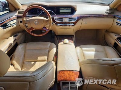 Zdjęcie 8 z 12 samochodu: 2010 MERCEDES-BENZ S 550 VIN:WDDNG7BB9AA342489 - miniatura