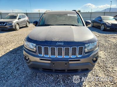 Piąte zdjęcie samochodu w środku: 2017 JEEP COMPASS LATITUDE VIN:1C4NJDEBXHD105086 - miniatura