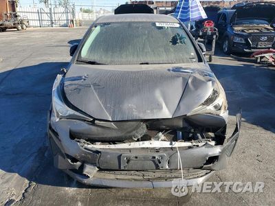 Piąte zdjęcie samochodu w środku: 2016 TOYOTA PRIUS TWO ECO VIN:JTDKARFU5G3025196 - miniatura