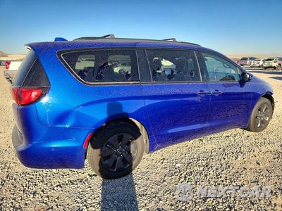 Trzecie zdjęcie samochodu z tyłu: 2020 CHRYSLER PACIFICA HYBRID LIMITED VIN:2C4RC1N70LR287800 - miniatura