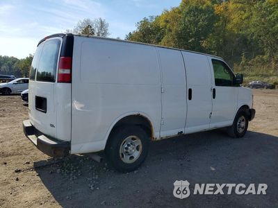 Trzecie zdjęcie samochodu z tyłu: 2015 CHEVROLET EXPRESS 2500 CARGO DELIVERY VAN VIN:1GCWGFFFXF1106740 - miniatura
