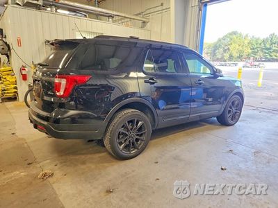 Trzecie zdjęcie samochodu z tyłu: 2018 FORD EXPLORER XLT VIN:1FM5K8D88JGC86442 - miniatura