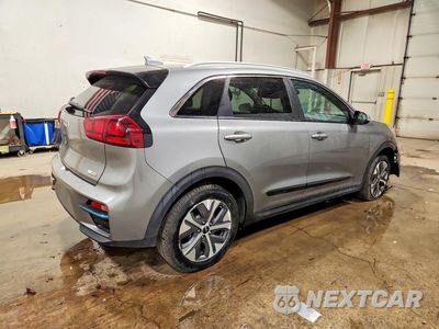 Trzecie zdjęcie samochodu z tyłu: 2022 KIA NIRO EV S VIN:KNDCC3LG8N5159776 - miniatura