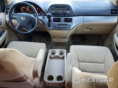 Zdjęcie 8 z 13 samochodu: 2005 HONDA ODYSSEY EX VIN:5FNRL38465B001380 - miniatura
