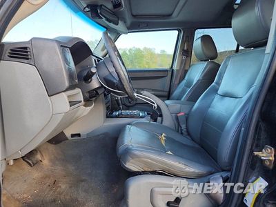 Zdjęcie 7 z 13 samochodu: 2006 JEEP COMMANDER VIN:1J8HG48N46C228797 - miniatura