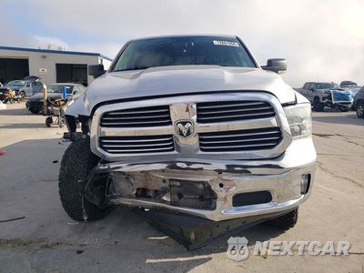 Piąte zdjęcie samochodu w środku: 2019 RAM 1500 CLASSIC SLT VIN:1C6RR7LT7KS550614 - miniatura