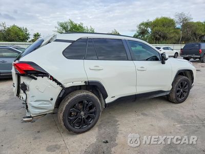 Trzecie zdjęcie samochodu z tyłu: 2022 TOYOTA RAV4 SE VIN:4T3T6RFV3NU074714 - miniatura