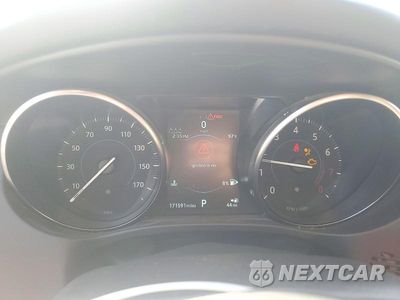 Zdjęcie 9 z 12 samochodu: 2020 JAGUAR F-PACE PREMIUM VIN:SADCJ2FX5LA629265 - miniatura