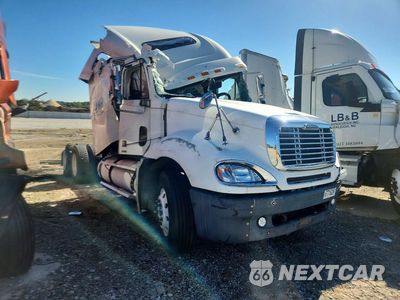 Czwarte zdjęcie samochodu z boku: 2005 FREIGHTLINER COLUMBIA 120 SEMI TRUCK VIN:1FUJA6DE25LN39180 - miniatura
