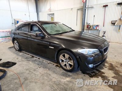 Czwarte zdjęcie samochodu z boku: 2013 BMW 528 I VIN:WBAXG5C53DDY36959 - miniatura