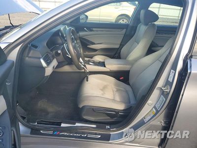 Zdjęcie 7 z 12 samochodu: 2018 HONDA ACCORD LX VIN:1HGCV1F19JA082585 - miniatura