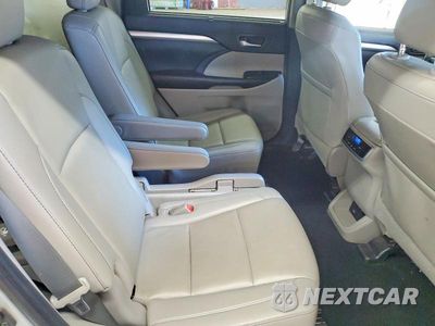 Zdjęcie 11 z 13 samochodu: 2019 TOYOTA HIGHLANDER XLE VIN:5TDKZRFH3KS561048 - miniatura
