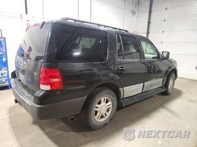 Trzecie zdjęcie samochodu z tyłu: 2005 FORD EXPEDITION XLT VIN:1FMPU16545LA57833 - miniatura