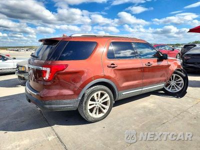 Trzecie zdjęcie samochodu z tyłu: 2018 FORD EXPLORER XLT VIN:1FM5K7D83JGC84835 - miniatura