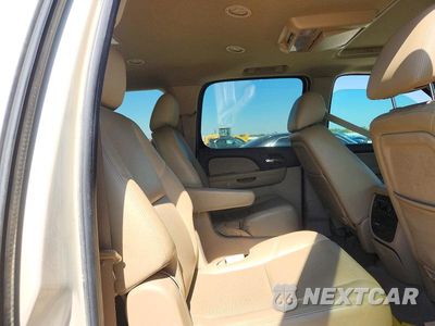 Zdjęcie 11 z 13 samochodu: 2011 CHEVROLET SUBURBAN C1500 LTZ VIN:1GNSCKE02BR302741 - miniatura