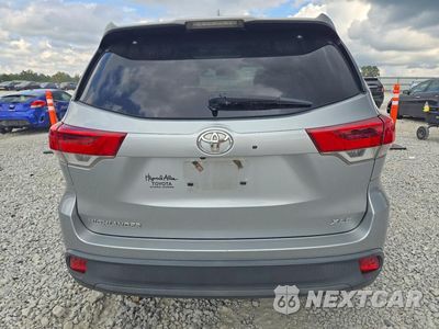 Zdjęcie 6 z 13 samochodu: 2019 TOYOTA HIGHLANDER XLE VIN:5TDKZRFH5KS348036 - miniatura