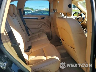 Zdjęcie 11 z 13 samochodu: 2016 PORSCHE CAYENNE VIN:WP1AA2A28GKA13881 - miniatura