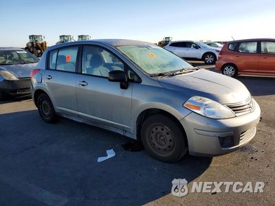 Czwarte zdjęcie samochodu z boku: 2011 NISSAN VERSA 1.8 S VIN:3N1BC1CPXBL509665 - miniatura