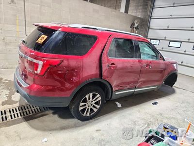 Trzecie zdjęcie samochodu z tyłu: 2018 FORD EXPLORER XLT VIN:1FM5K8D86JGA68337 - miniatura