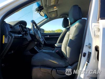 Zdjęcie 7 z 13 samochodu: 2013 KIA SORENTO LX VIN:5XYKTDA68DG401046 - miniatura