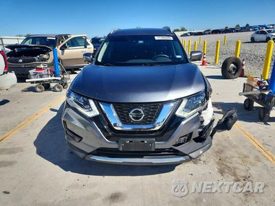 Piąte zdjęcie samochodu w środku: 2019 NISSAN ROGUE SV VIN:5N1AT2MT3KC737704 - miniatura