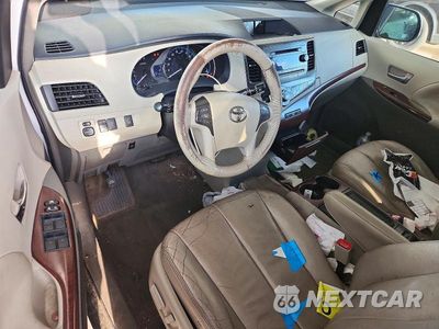 Zdjęcie 8 z 13 samochodu: 2014 TOYOTA SIENNA XLE 8-PASSENGER VIN:5TDYK3DC0ES454627 - miniatura
