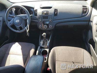 Zdjęcie 8 z 12 samochodu: 2012 KIA FORTE EX VIN:KNAFU4A22C5568633 - miniatura
