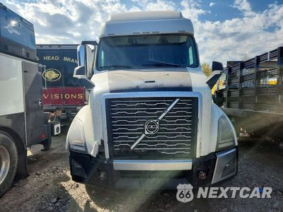 Piąte zdjęcie samochodu w środku: 2019 VOLVO VNL SEMI TRUCK VIN:4V4NC9TJ0KN212462 - miniatura