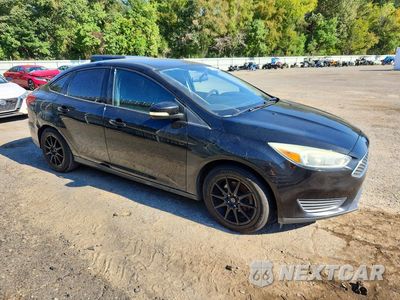 Czwarte zdjęcie samochodu z boku: 2015 FORD FOCUS SE VIN:1FADP3F28FL262191 - miniatura