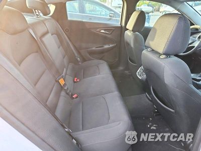 Zdjęcie 10 z 12 samochodu: 2018 CHEVROLET MALIBU LT VIN:1G1ZD5ST7JF141218 - miniatura