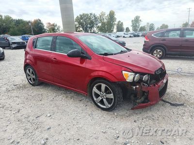 Czwarte zdjęcie samochodu z boku: 2015 CHEVROLET SONIC RS VIN:1G1JH6SB8F4214565 - miniatura