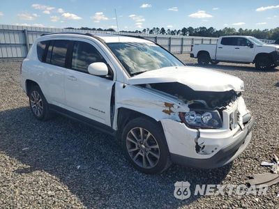 Czwarte zdjęcie samochodu z boku: 2016 JEEP COMPASS LATITUDE VIN:1C4NJCEAXGD739241 - miniatura