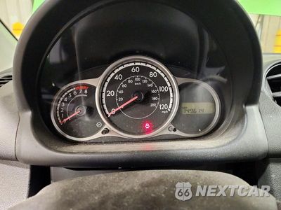 Zdjęcie 9 z 12 samochodu: 2011 MAZDA MAZDA2 VIN:JM1DE1HZ2B0129615 - miniatura