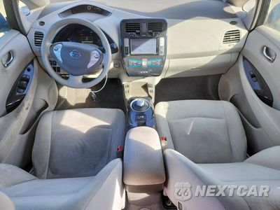 Zdjęcie 8 z 12 samochodu: 2012 NISSAN LEAF SV VIN:JN1AZ0CP6CT021380 - miniatura