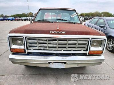 Piąte zdjęcie samochodu w środku: 1984 DODGE D-SERIES D200 VIN:1B7JD24W7ES337599 - miniatura