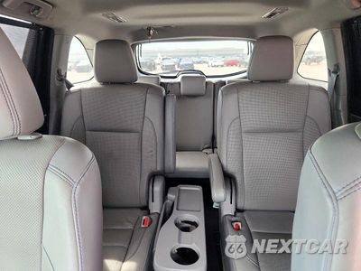 Zdjęcie 10 z 14 samochodu: 2019 TOYOTA HIGHLANDER LIMITED VIN:5TDYZRFH0KS337665 - miniatura