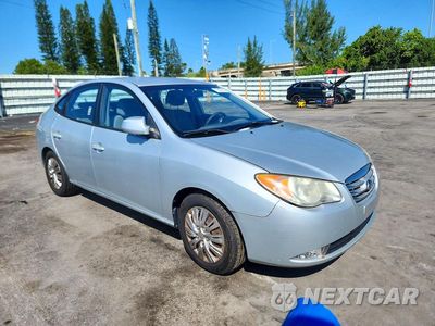 Czwarte zdjęcie samochodu z boku: 2010 HYUNDAI ELANTRA GLS VIN:KMHDU4AD6AU972304 - miniatura