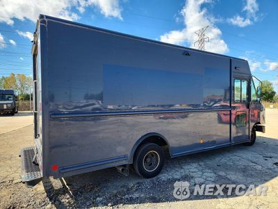 Trzecie zdjęcie samochodu z tyłu: 2019 FORD ECONOLINE E450 SUPER DUTY COMMERCIAL STR VIN:1FC3E4K62KDC51914 - miniatura