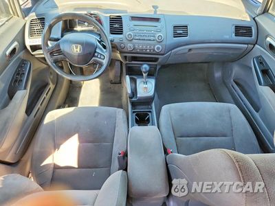 Zdjęcie 8 z 12 samochodu: 2008 HONDA CIVIC LX VIN:2HGFA16538H328392 - miniatura