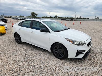 Czwarte zdjęcie samochodu z boku: 2021 KIA FORTE GT LINE VIN:3KPF34AD7ME410172 - miniatura