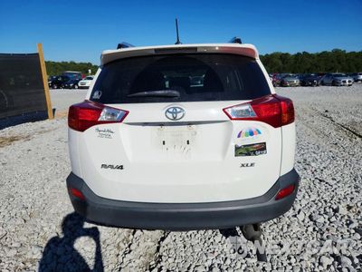 Zdjęcie 6 z 12 samochodu: 2014 TOYOTA RAV4 XLE VIN:JTMWFREV8EJ013260 - miniatura
