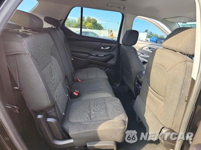 Zdjęcie 11 z 13 samochodu: 2018 CHEVROLET TRAVERSE LS VIN:1GNERFKW2JJ124998 - miniatura